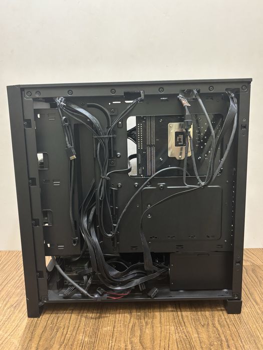 Gaming PC i3-10100F / GTX 1070 Ti 8GB / 16GB DDR4 / SSD + 4TB HDD / Corsair 4000D