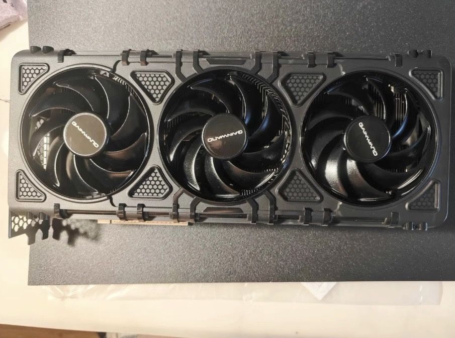 Видиокарта GeForce RTX 5090