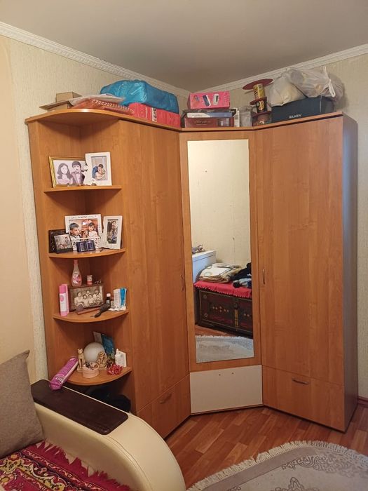 Продам шкаф угловой  для вещей