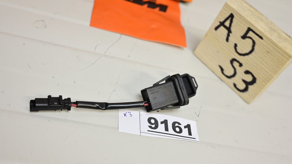 KTM USB C priza 1390 990 Duke  A62711043000