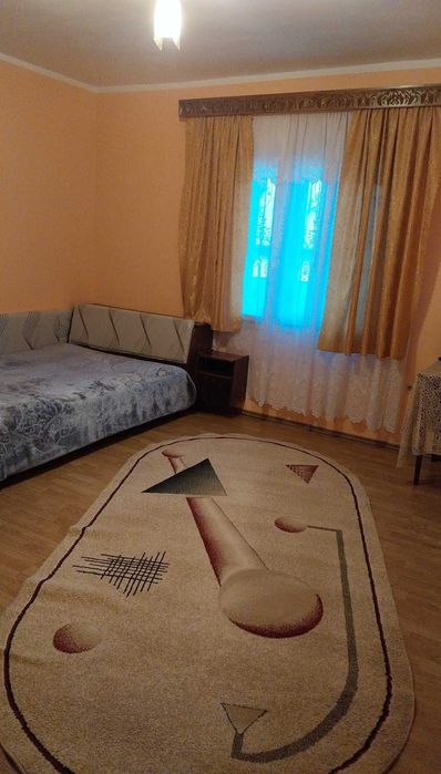 Vând casă bătrânească