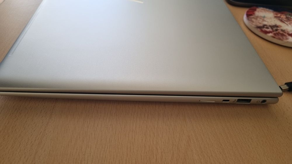 HP EliteBook 860 g11