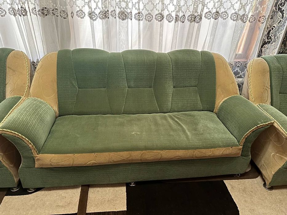 Yaxshi Xolatda Divan Sotiladi