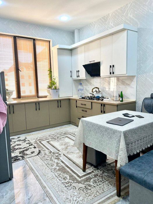 Срочно сдаётся 3ком люкс квартира на Узбекистанская!!!