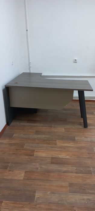 Офисная мебель в отличном состоянии
