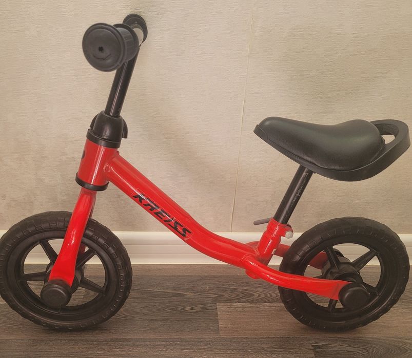 Продам детский беговел