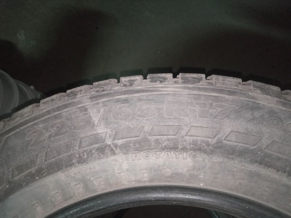 Продам Шину средном состояние