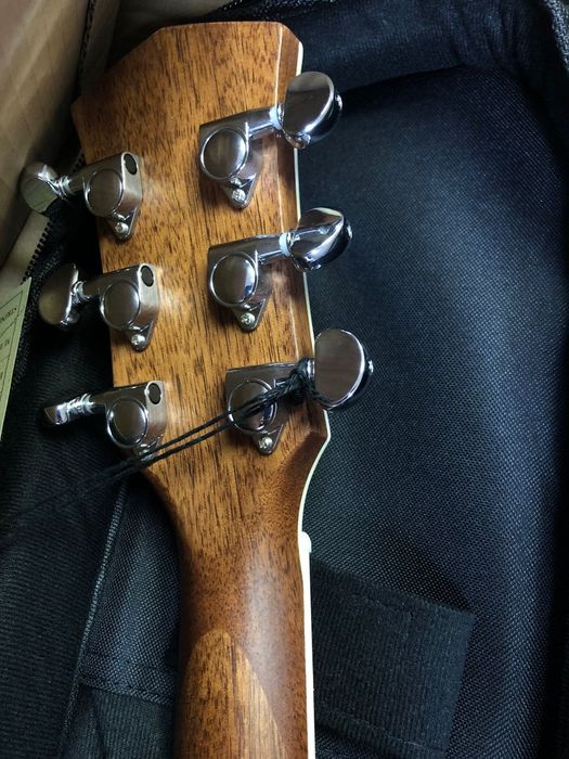 Электроаккустическая гитара Parkwood s67