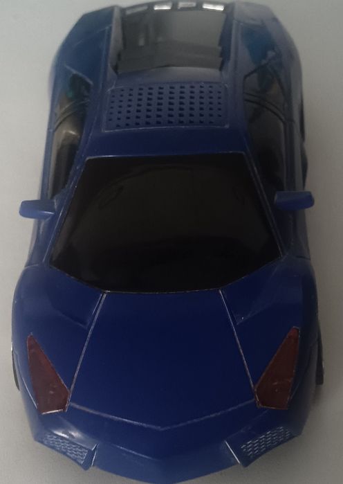 Продавам радио кола.