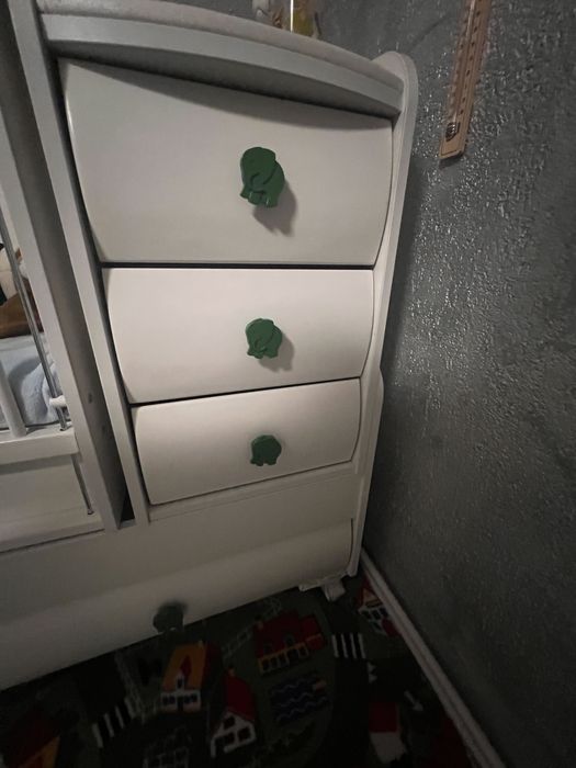 Vând pătuț transformabil