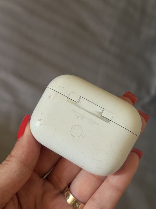 Продаю AirPods Pro