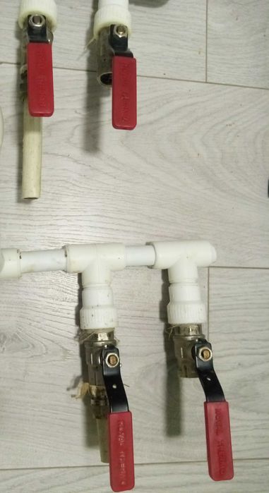 Продаются рабочие б/у краны Royal Thermo, 4шт.