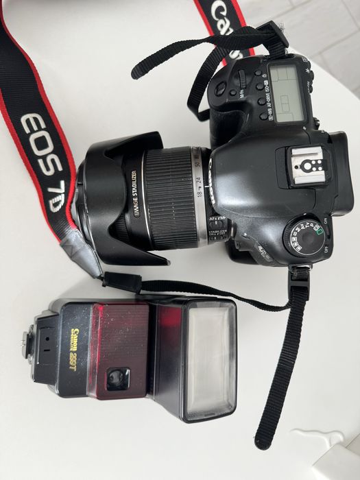 Продам фотоаппарат Canon EOS 7D