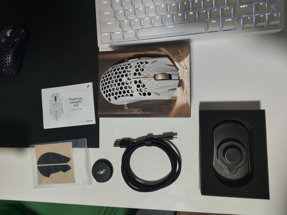 FinalMouse Prophecy Clix white medium. Desigilat