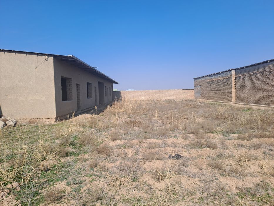 Ховли жой сотилади