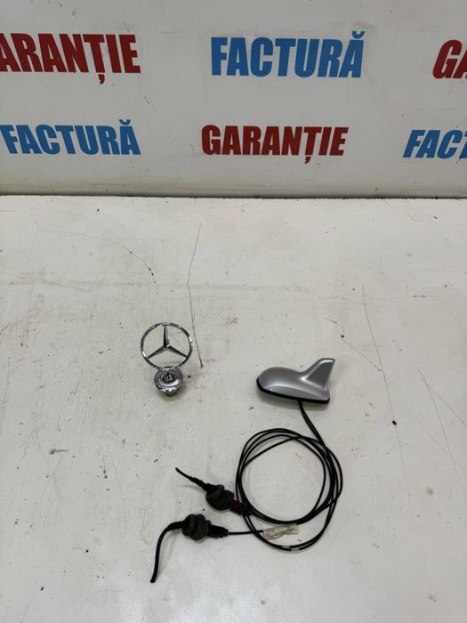 Emblema semn capota fata antena radio GPS navigatie Mercedes W212