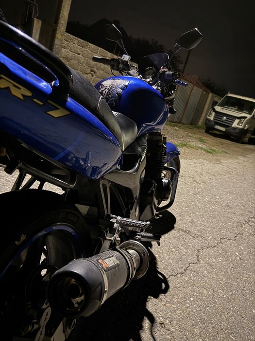 Kawasaki ZR750  2005