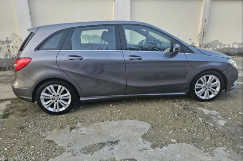 Mercedes B180  Панорамама