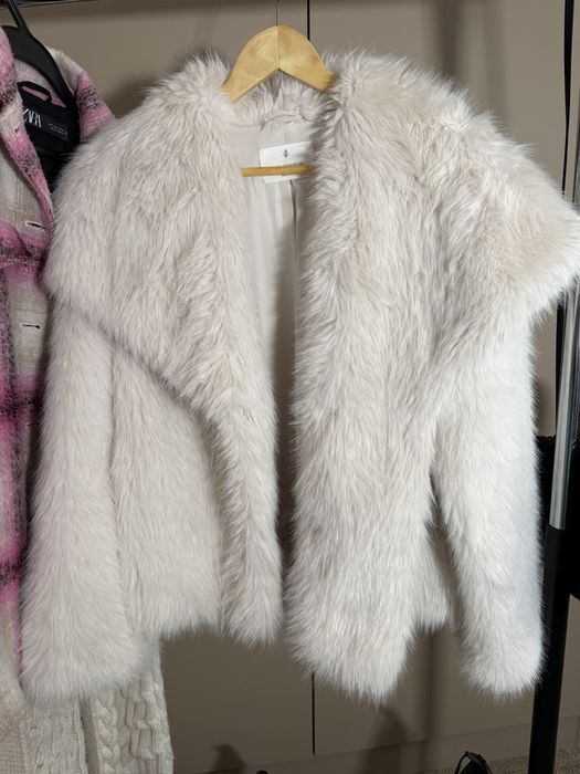 Палто Stradivarius , размер М , изкуствен косъм