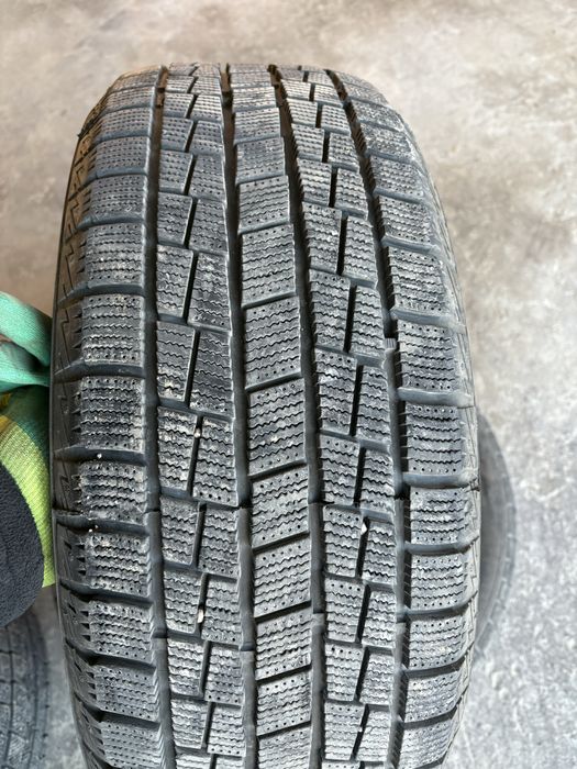продам шины 215/55/17