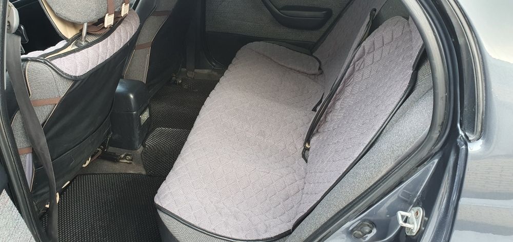 Продам машину тойота карина е