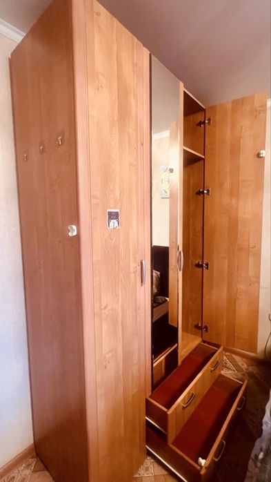 Продам шкаф гардероб