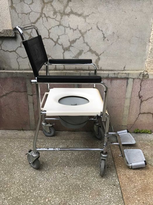 Scaune WC pentru persoane cu dizabilitati