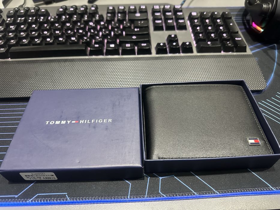 Продам портмоне Tommy Hilfiger
