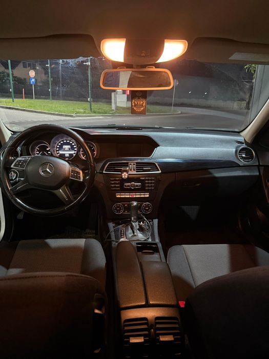 Vând mercedes c class