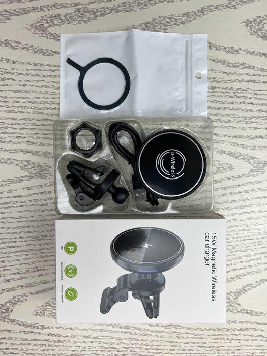 Держатель с беспроводной зарядкой // Wireless car charger Magsafe