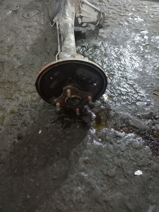 Damas zadnimos sotiladi