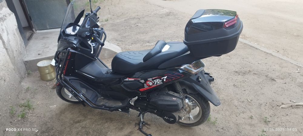 Скутер M-Sax X-7 черный