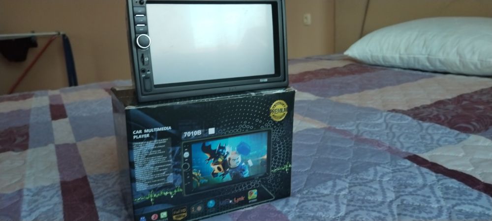 Продавам Мултимедия 2 дин 7 " ича