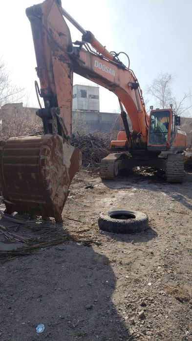 Продам экскаватор гусеничный досан 420