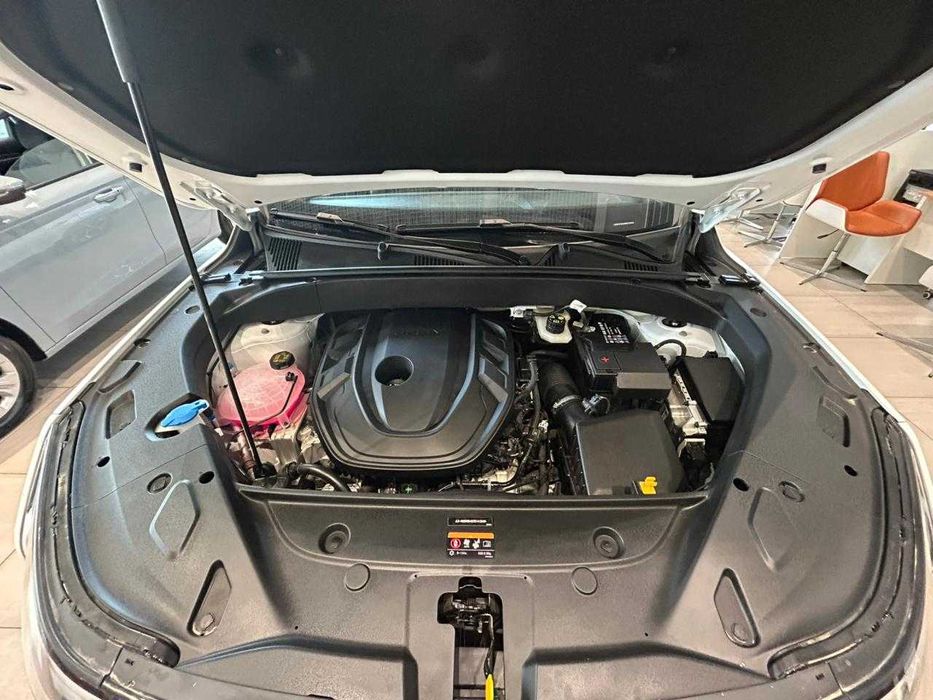 Geely ATLAS  2025 года.