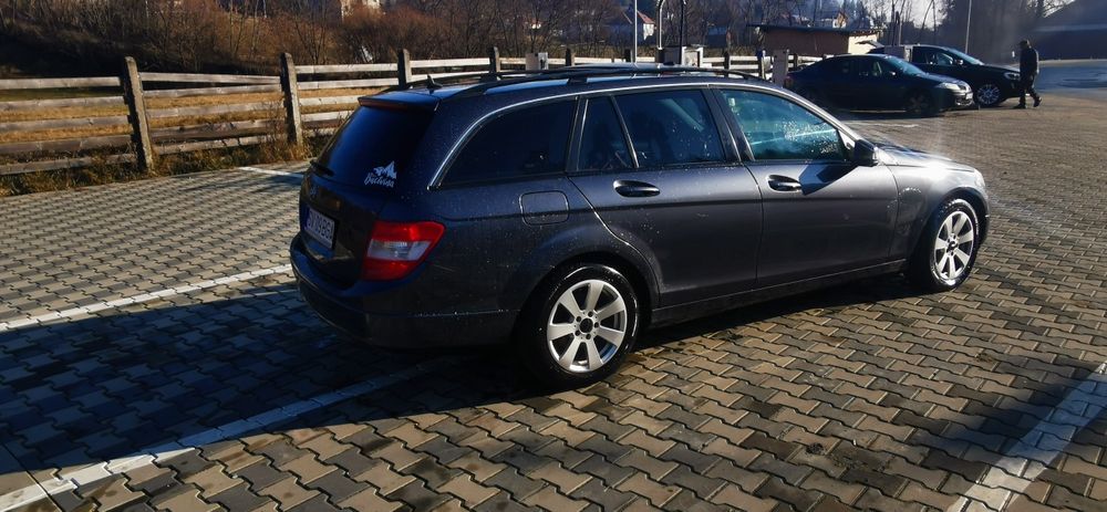 Vând Mercedes c 200