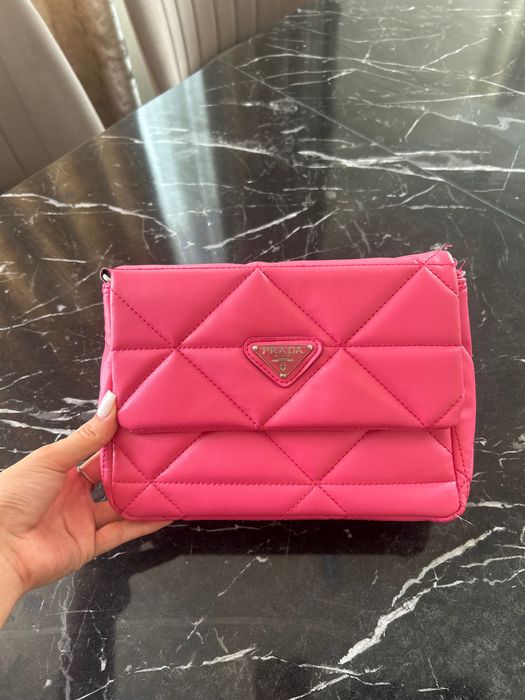 Стилна розова чанта Prada от мека кожа