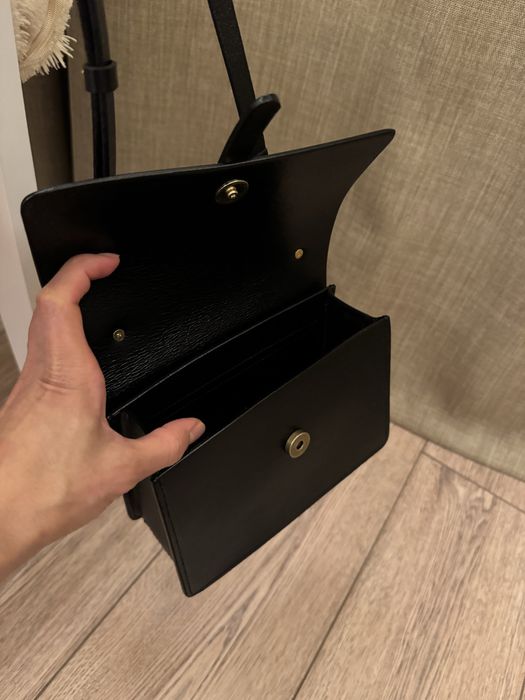 Маленькая дамская сумочка