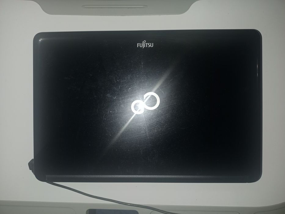 Ноутбук Fujitsu LifeBook AH530