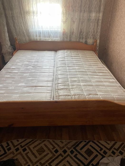 Продам кровать с матрасом