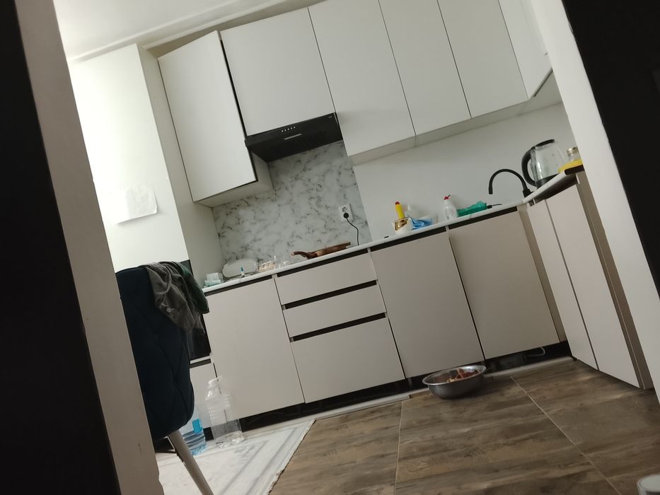 Кухонный гарнитур с техникой вместе