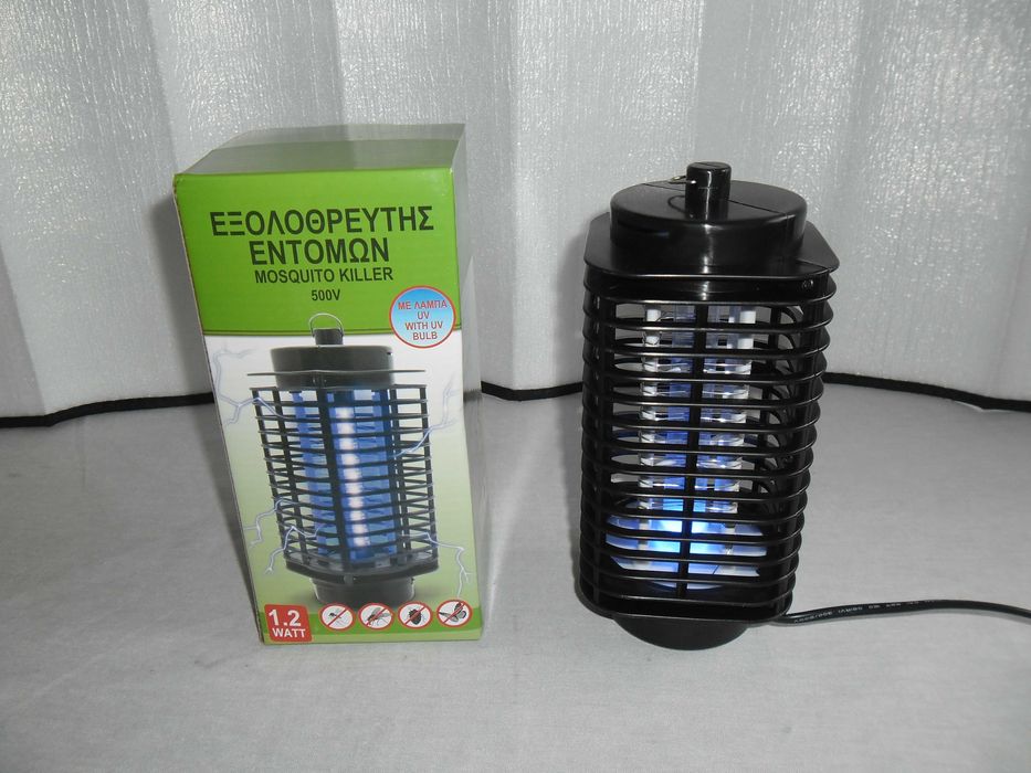 Лампа против насекоми с UV лъчи.