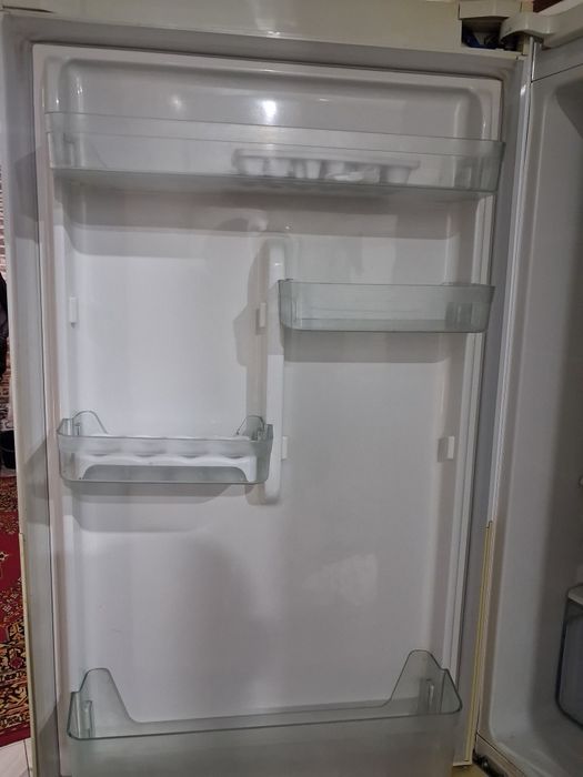 Холодильник Samsung