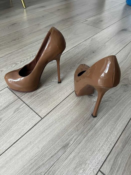 Yves Saint Laurent, Tribtoo