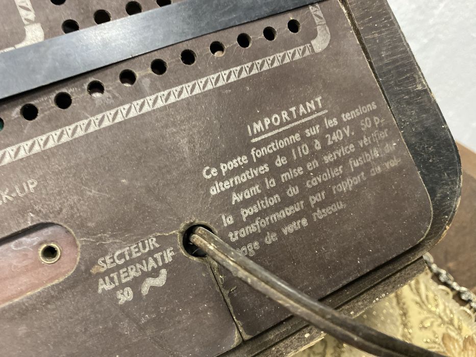 Ретро радио от франция