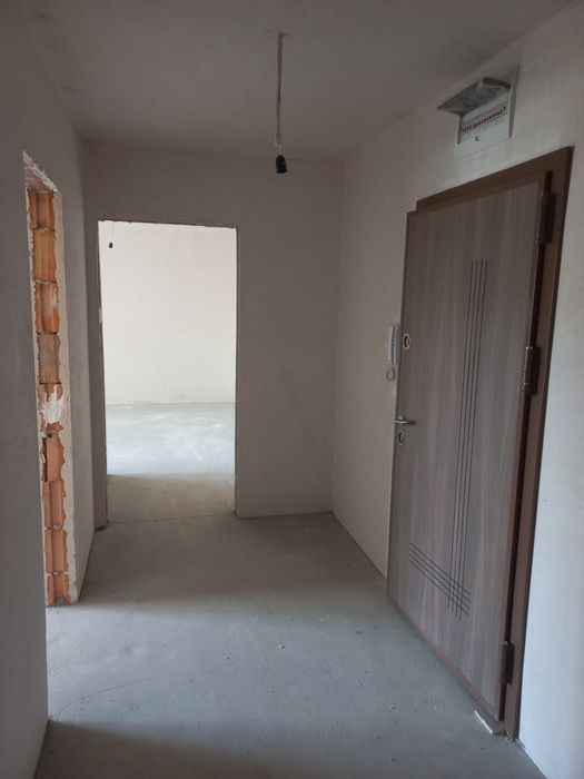 Продава се Тристаен апартамент в Варна, Възраждане 1 - 82 кв.м за 2153 €/кв.м - Снимка #4