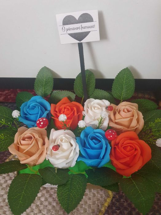 Aranjamente florale/Flori/Cadouri/Cutii cu flori/Iubitori de flori