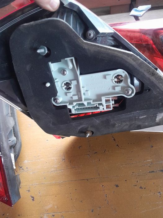 Продавам 2 стопа за мерцедес  ес класа 221