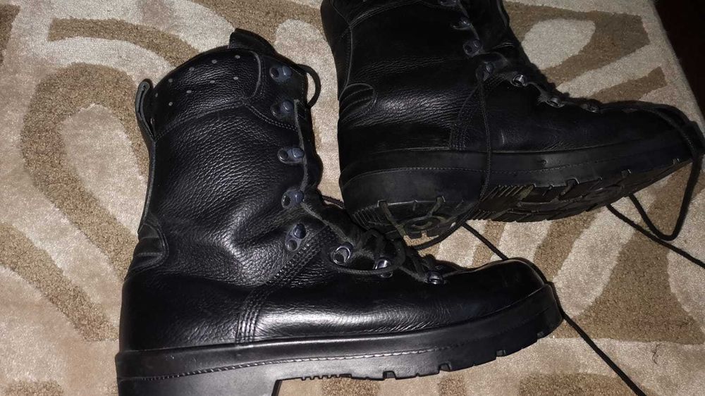 Bocanci unici armata pompieri Haix nr 42  43.5 si 42.5