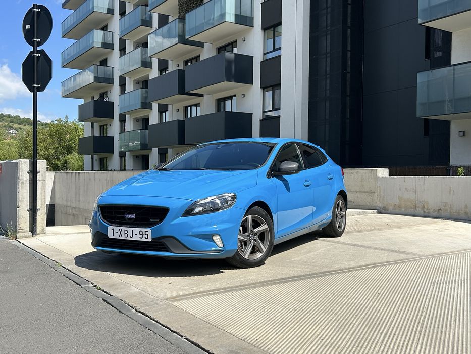 VOLVO V40